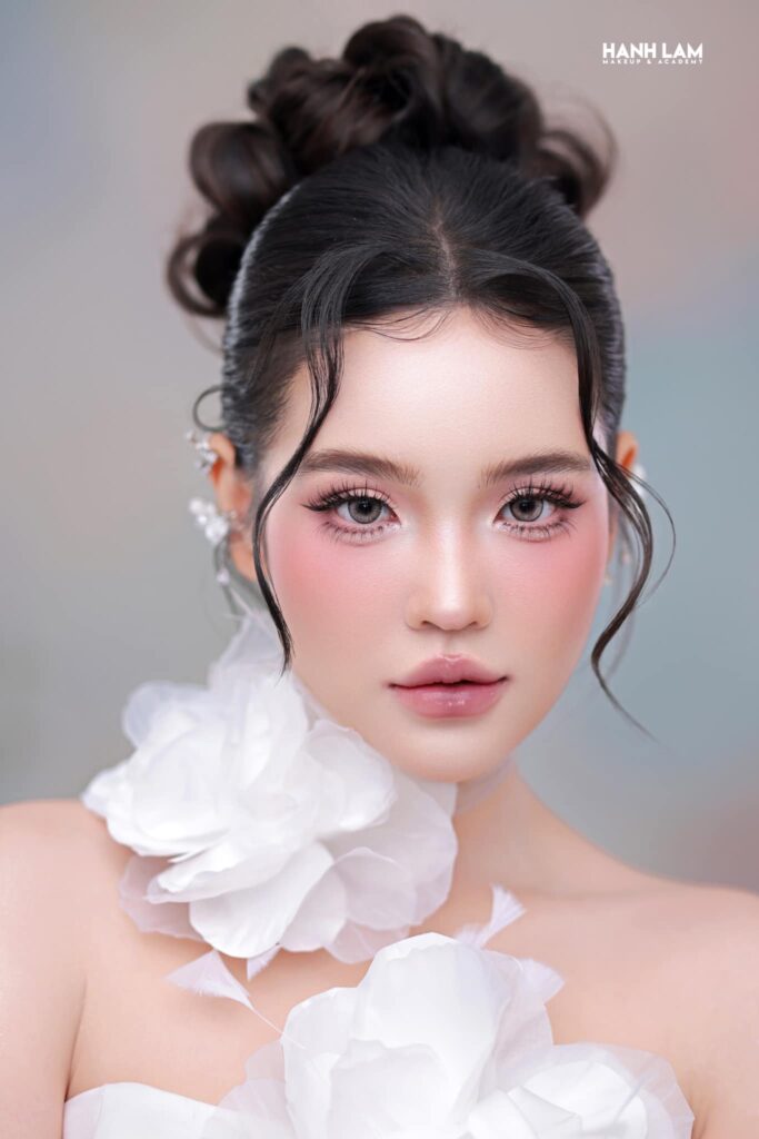 Học Trang Điểm Tại Nhà: Hướng Dẫn Từ A-Z Cho Người Mới Bắt Đầu 1 hanhlammakeup com 2 34
