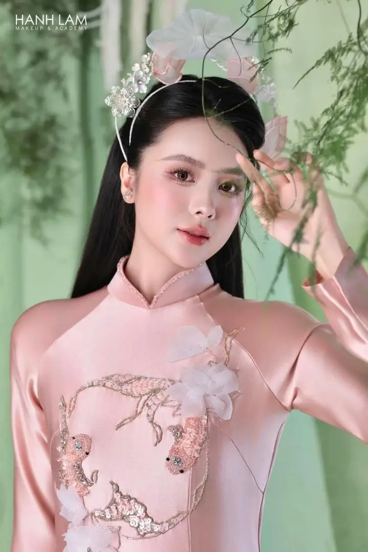 Mẫu Make Up Cô Dâu Nhẹ Nhàng Tỏa Sáng Vào Ngày Trọng Đại 5 hanhlammakeup com ESwJlhFfQZ
