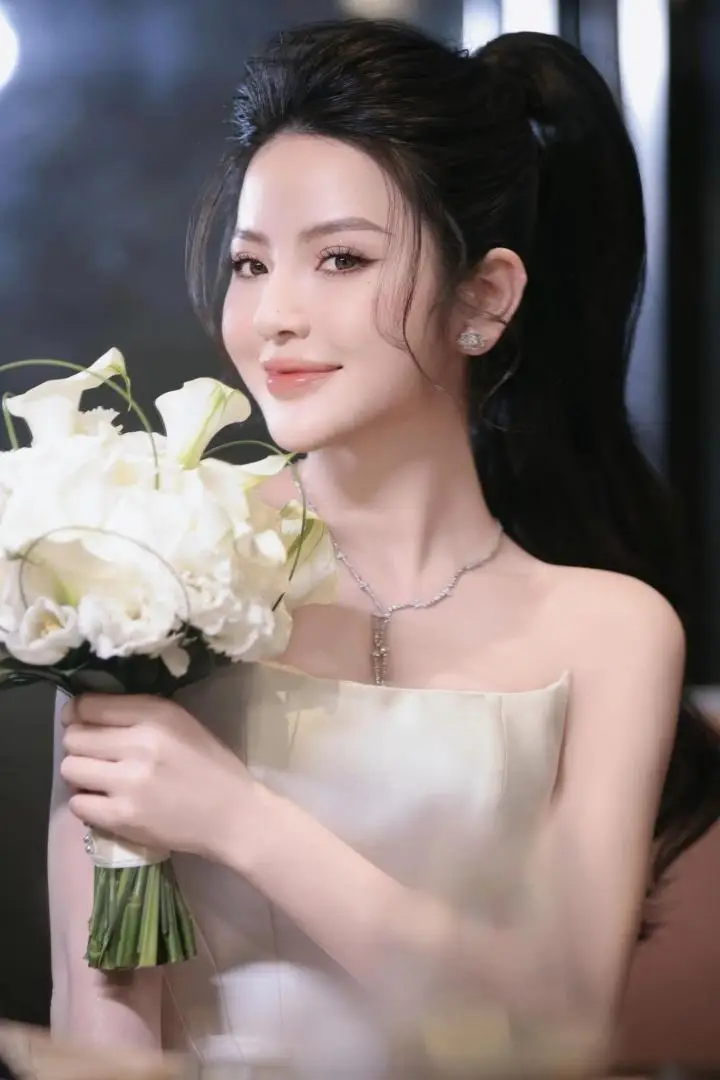Mẫu Make Up Cô Dâu Nhẹ Nhàng Tỏa Sáng Vào Ngày Trọng Đại 3 hanhlammakeup com LdMawunv6K