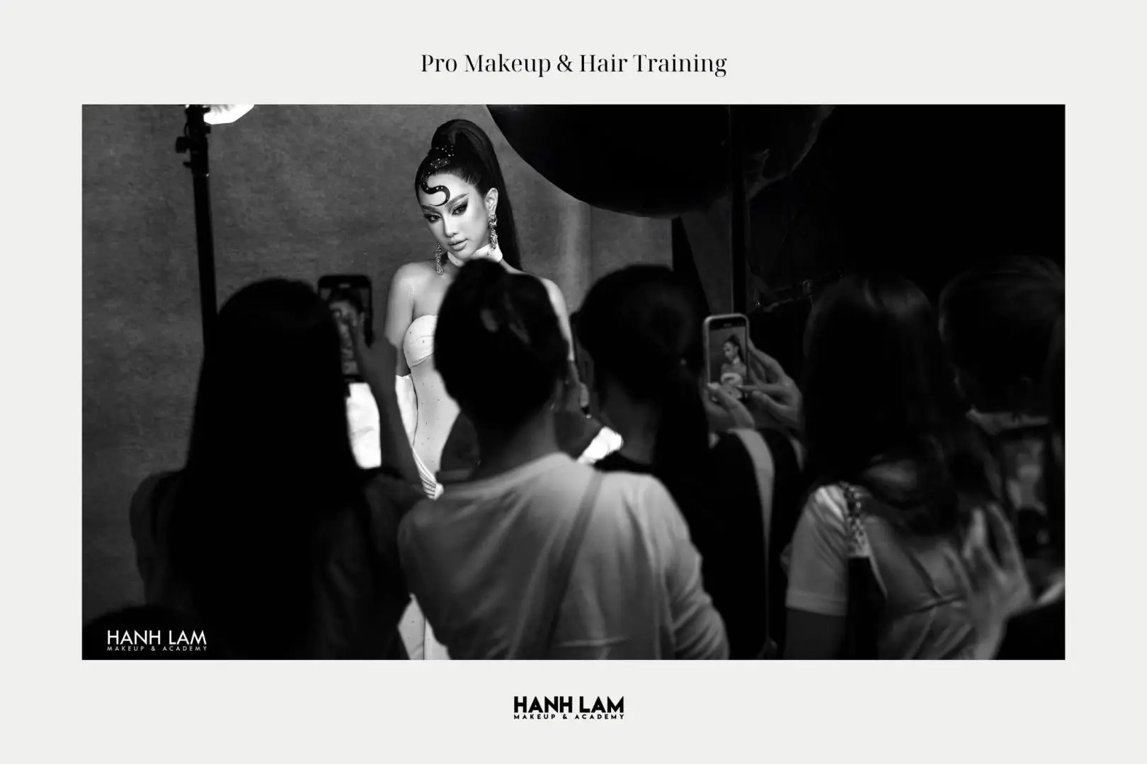 Cách Makeup Tone Tây Bí Quyết Để Tỏa Sáng Với Phong Cách Châu Âu 6 hanhlammakeup com OgfM22vVvk