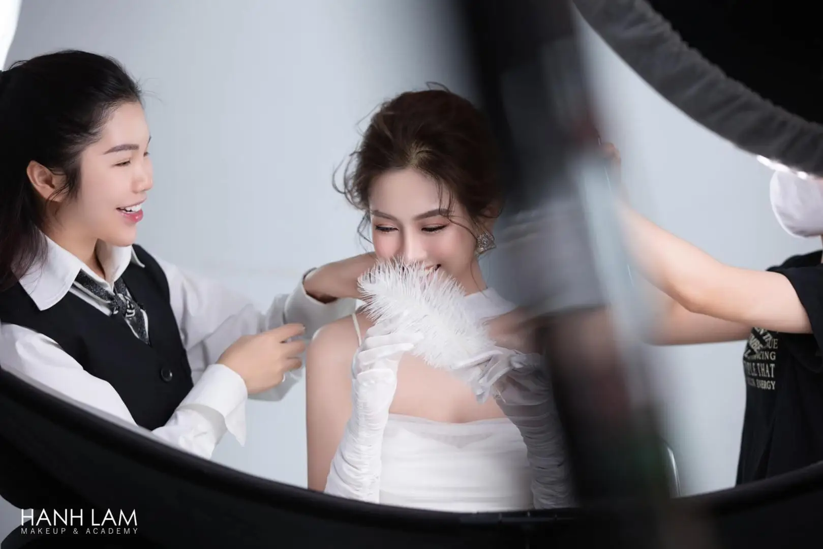 Make up cô dâu kiểu Hàn Quốc Tôn vinh vẻ đẹp dịu dàng và hiện đại 4 hanhlammakeup com UQ9CWm0KwK