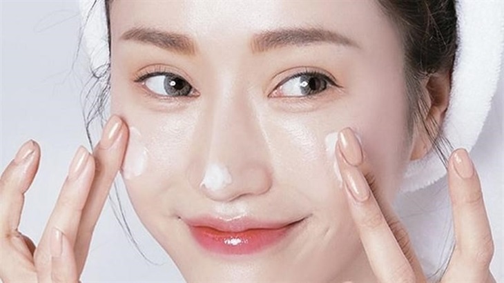 Hướng dẫn đánh nền makeup chuyên nghiệp từ A-Z 5 Hướng dẫn đánh nền makeup chuyên nghiệp từ A-Z
