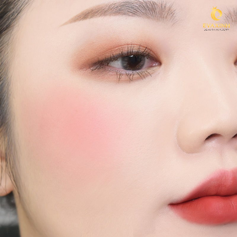 Hướng dẫn đánh nền makeup chuyên nghiệp từ A-Z 7 Hướng dẫn đánh nền makeup chuyên nghiệp từ A-Z
