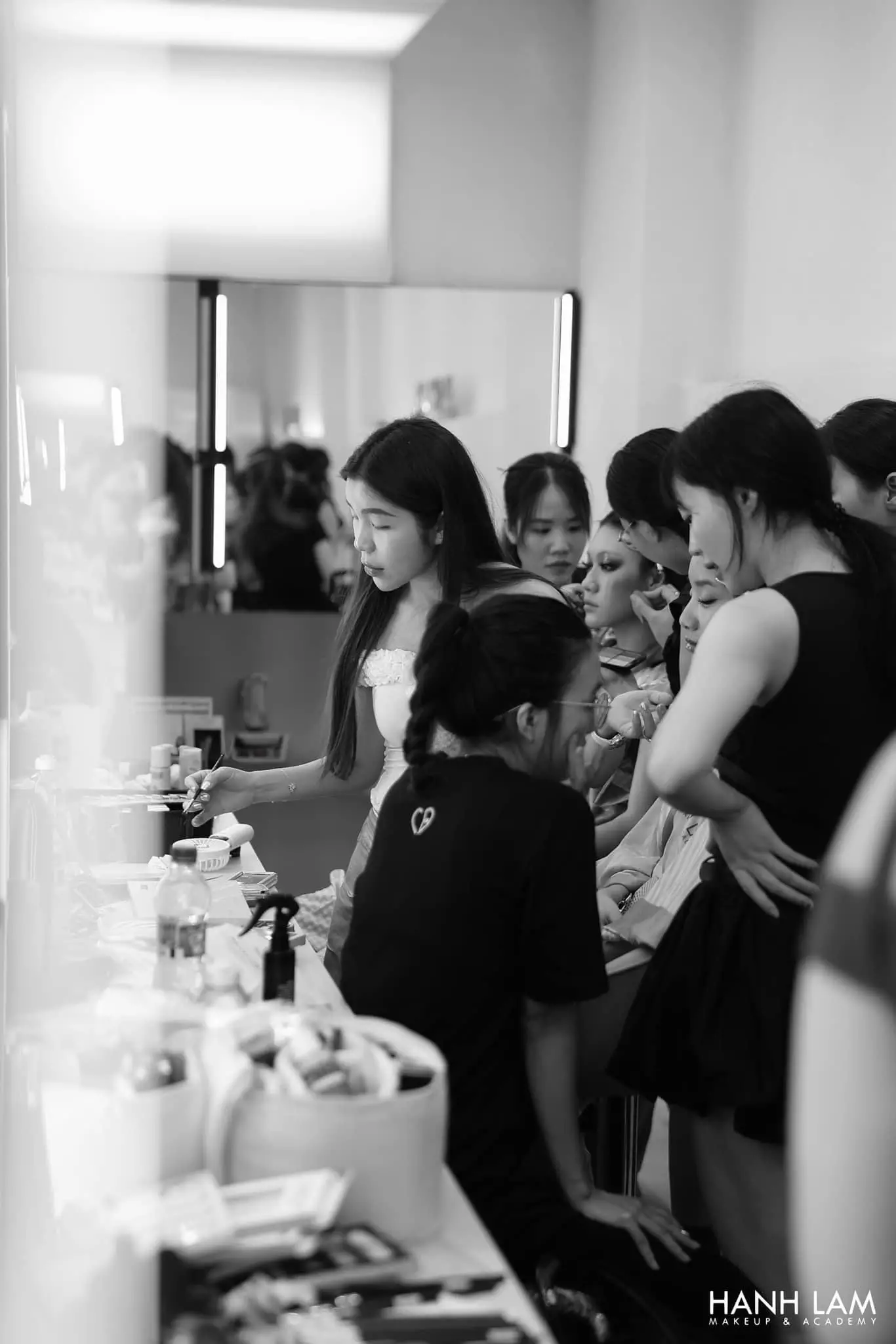 makeup artist la gi dinh nghia vai tro co hoi nghe nghiep 67ab14c8e57cc