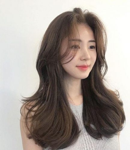 Tóc Mái Layer: Hướng Dẫn Chọn Kiểu Phù Hợp 8 Tóc Má Layer: Hướng Dẫn Chọn Kiểu Phù Hợp