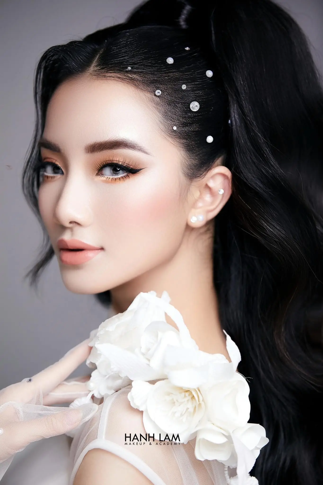 top 10 mau makeup co dau nhe nhang long lay 67ab27b7226da