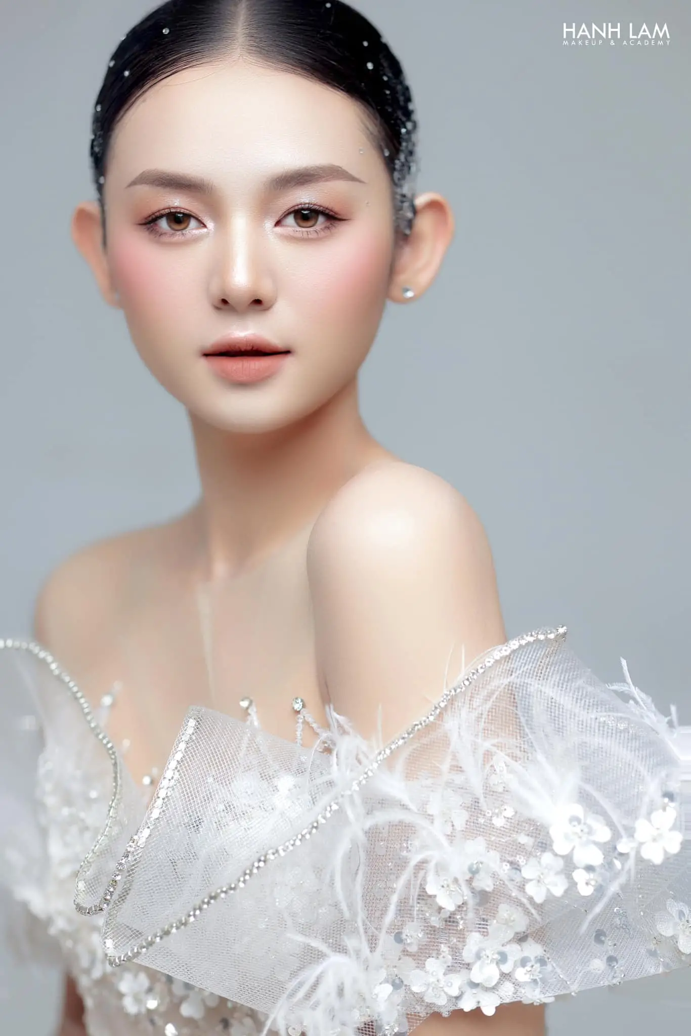 10 Mẫu Tóc Ngắn Trendy 2025: Từ Cổ Điển Đến Hiện Đại 7 10 mau toc ngan trendy 2025 tu co dien den hien dai 67c5c643e7a12