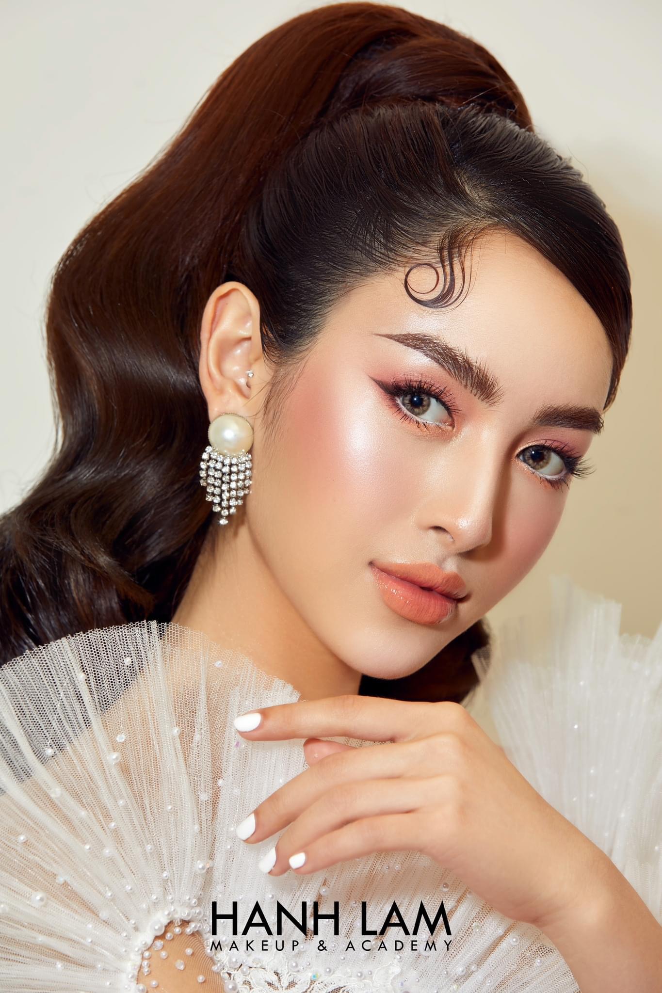 10 Mẫu trang điểm cô dâu đẹp cho ngày trọng đại 11 hanhlammakeup com 33