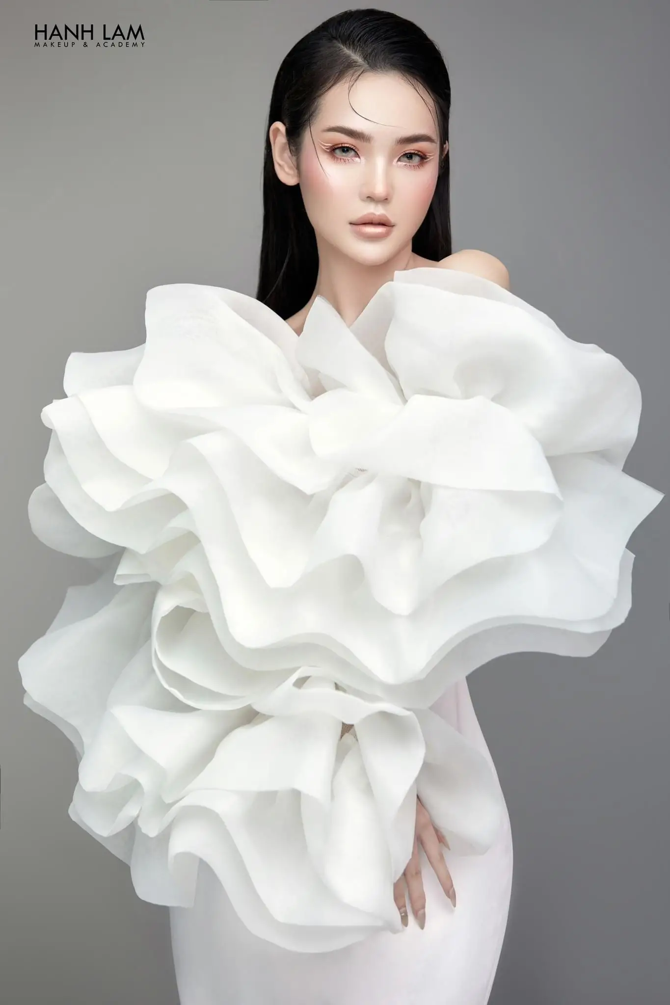 makeup tone tay cho co dau toa sang ngay cuoi voi phong cach au my 67d3db0d5bf05