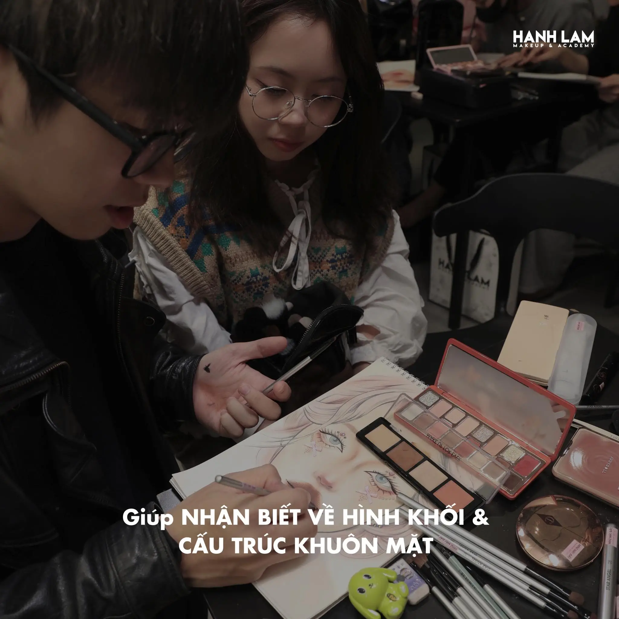 Bộ Makeup Cá Nhân Gồm Những Gì - Bí Quyết Trang Điểm Tự Tin Mỗi Ngày 6 bo makeup ca nhan gom nhung gi bi quyet trang diem tu tin moi ngay 67ecf41640aed