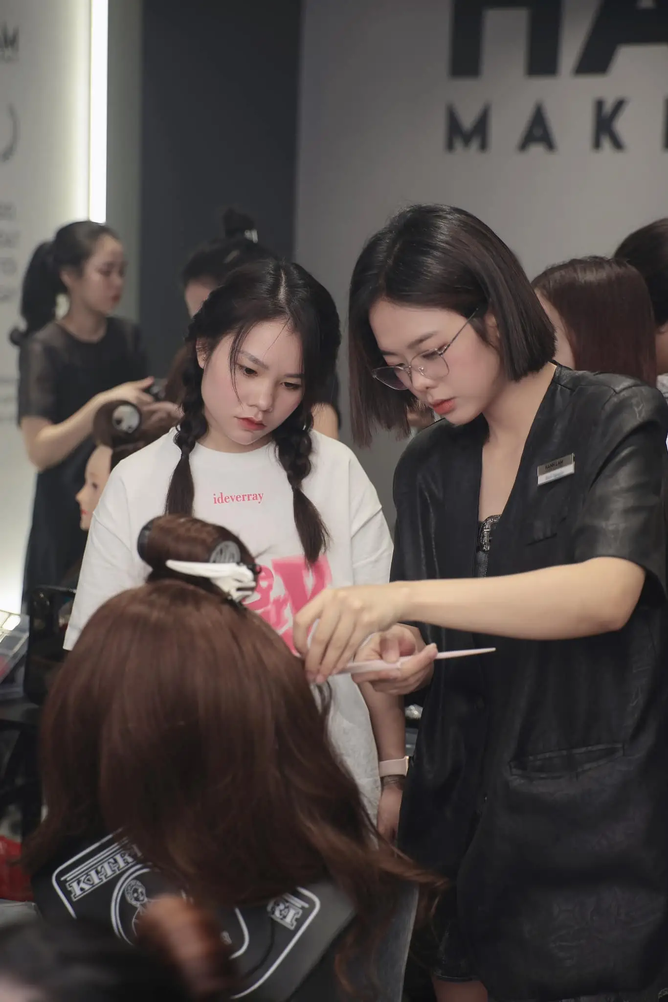 dich vu makeup ca nhan chuyen nghiep tai hanh lam makeup 6857dc6b32a91