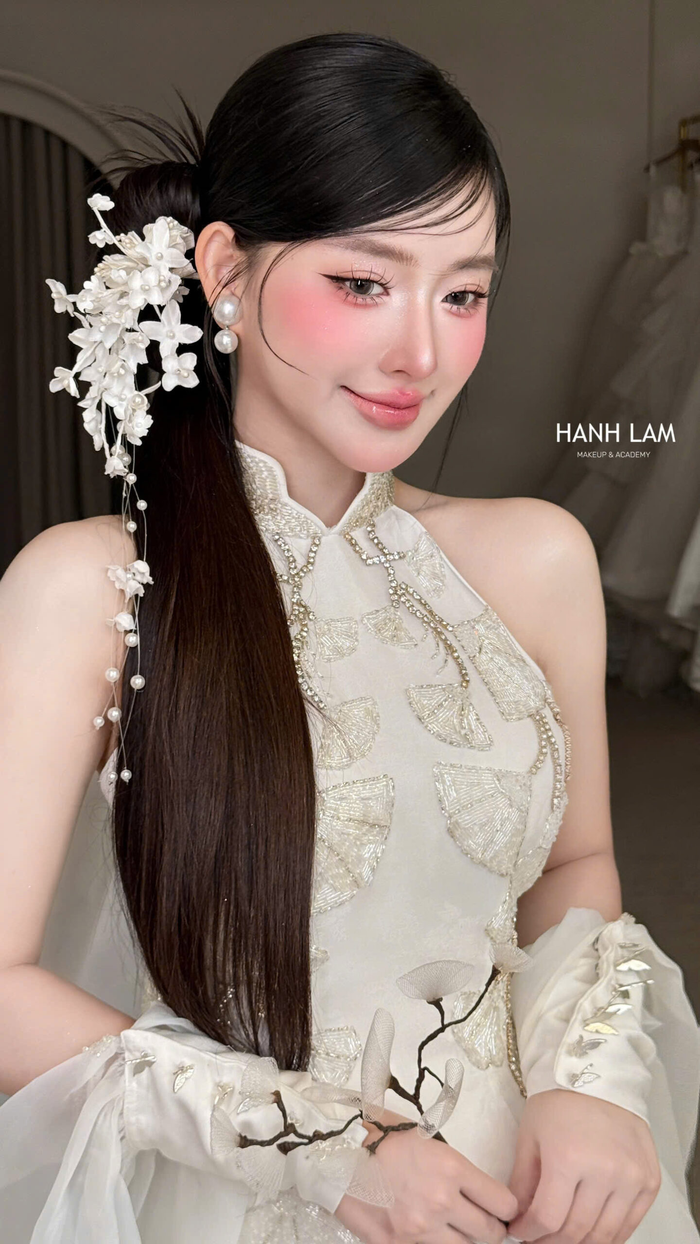 Makeup cô dâu giá bao nhiêu - Xu Hướng Trang Điểm Ngày Cưới 6 hanhlammakeup com 65 scaled