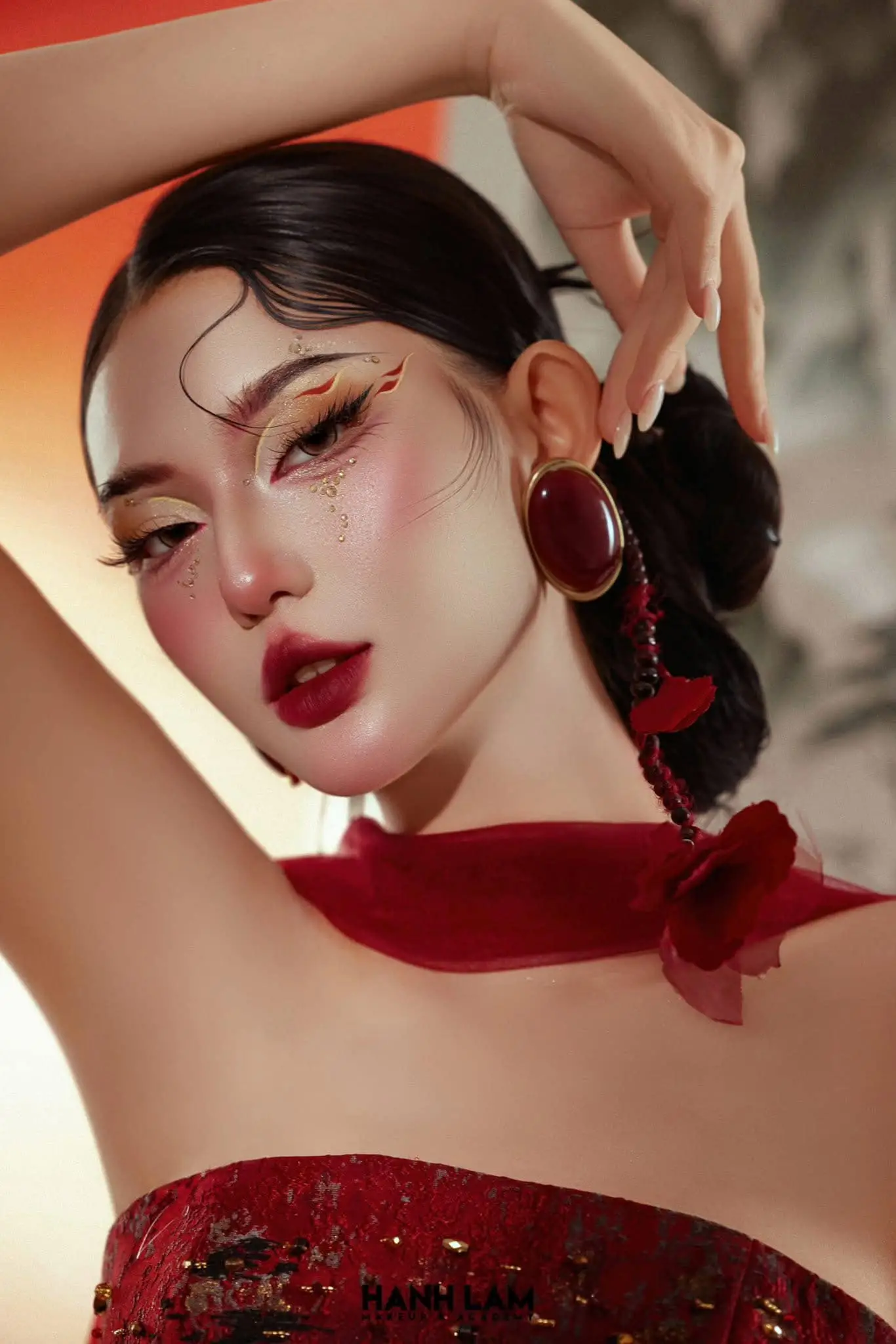 Nâng tầm vẻ đẹp với tone makeup đi tiệc quyến rũ 6 nang tam ve dep voi tone makeup di tiec quyen ru 6908b44a5af67