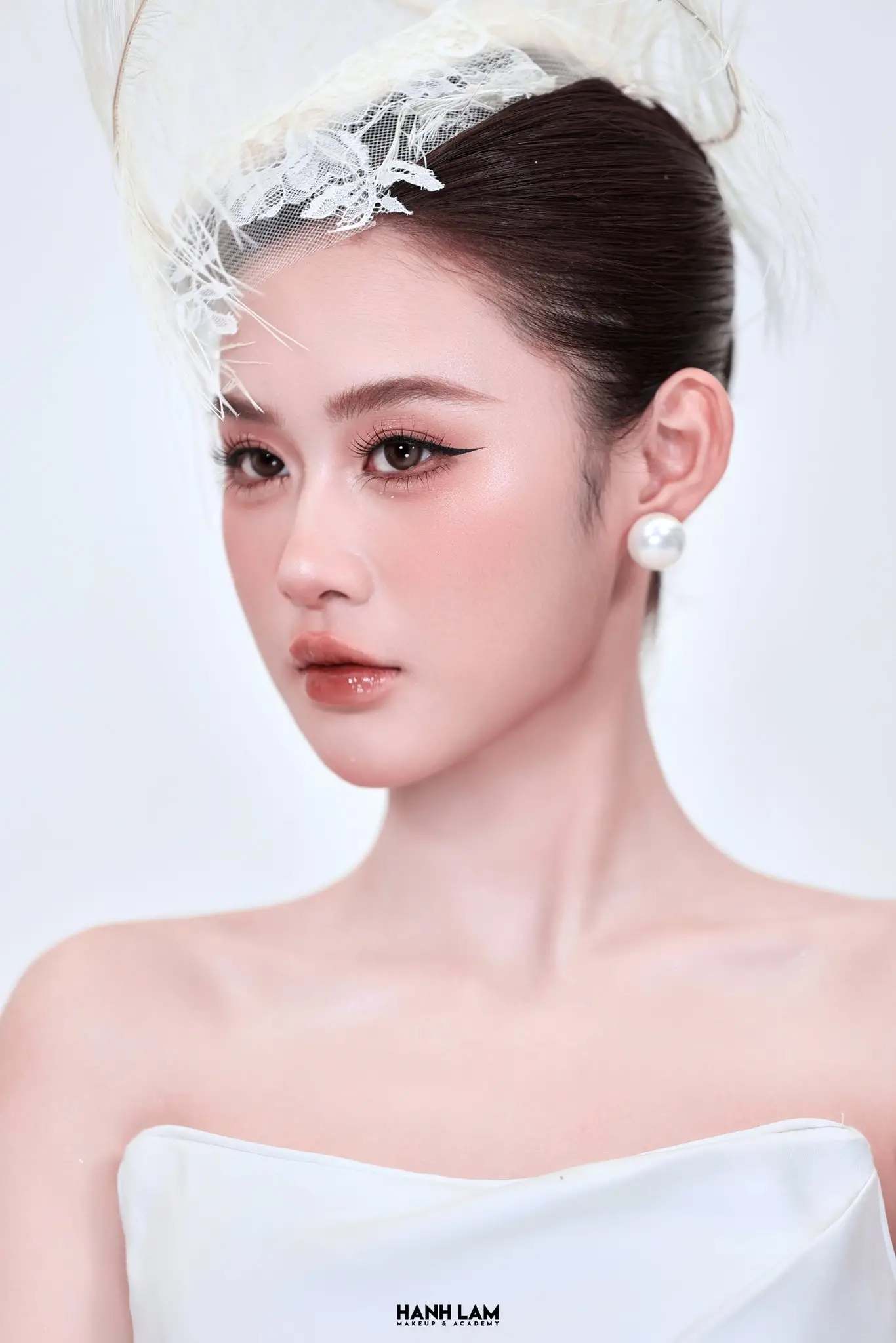 Giá book makeup cô dâu - Khám Phá Nhu Cầu Và Xu Hướng Ngành Dịch Vụ Làm Đẹp 6 gia book makeup co dau kham pha nhu cau va xu huong nganh dich vu lam dep 69ee3266010f4